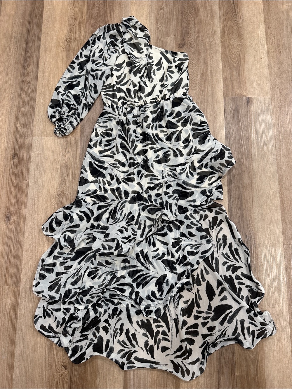Alexis Botanical Black & White Ruffle Dress One Shoulder Tiered Size Medium - Picture 3 of 11